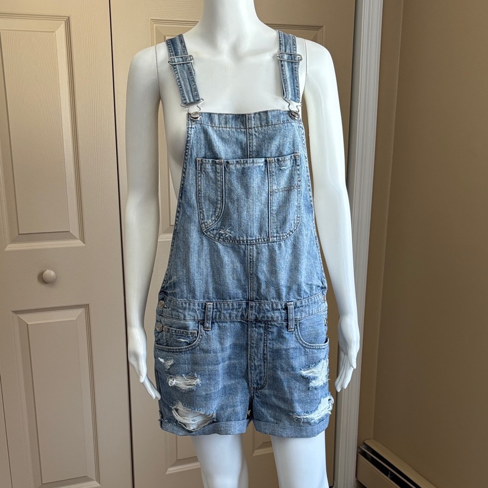 AMERICAN EAGLE distressed Overall Shorts